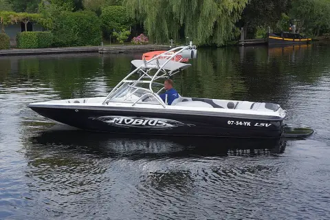 Moomba Mobius LSV — VINKEVEEN